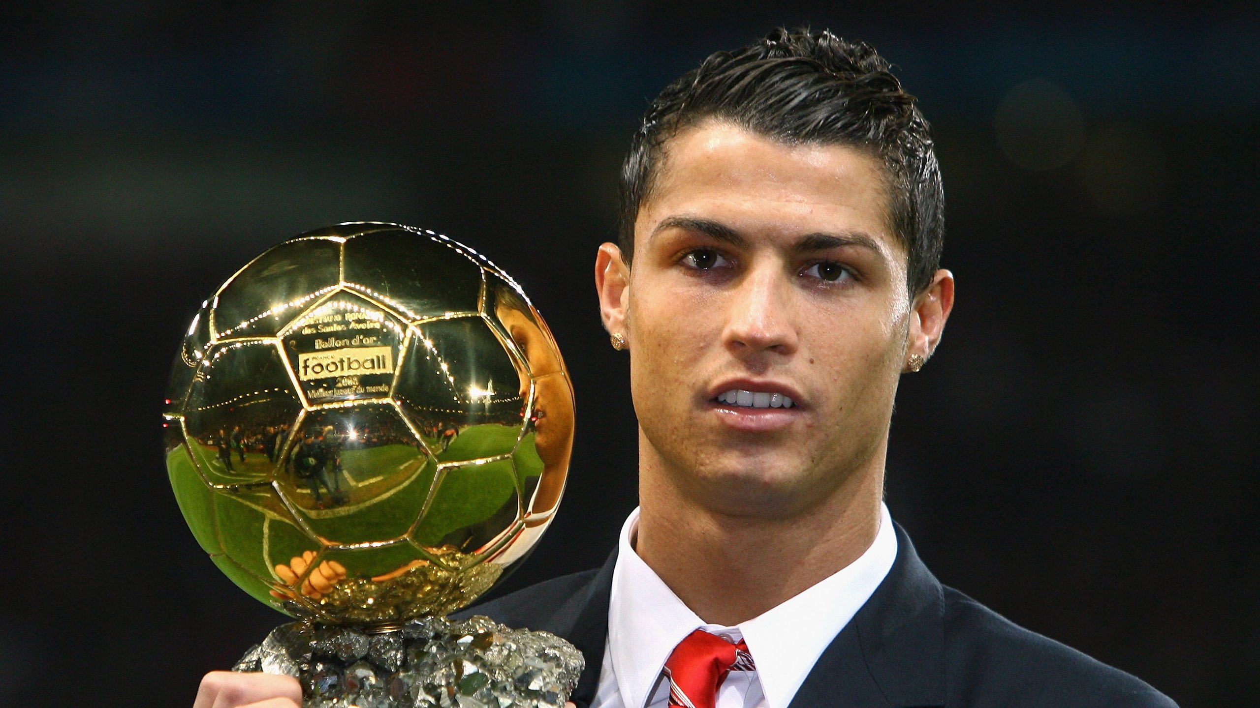 奥运周期关键战之夜，萨内完成里程碑