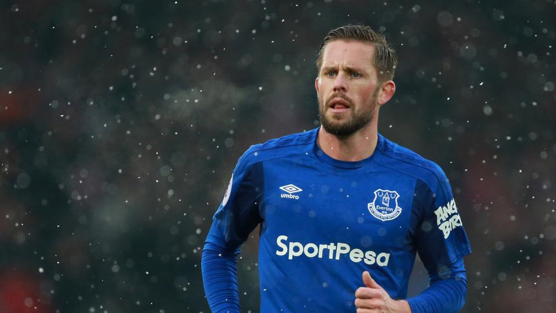 福克斯惊艳四座献绝命三分，快船险胜热火捍卫主场荣耀